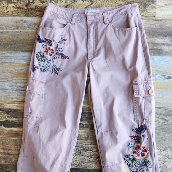 Sundance Vivant Floral Embroidered Cargo Ankle-Zip Cropped Pant Zip Pocket Lilac - Picture 3 of 11